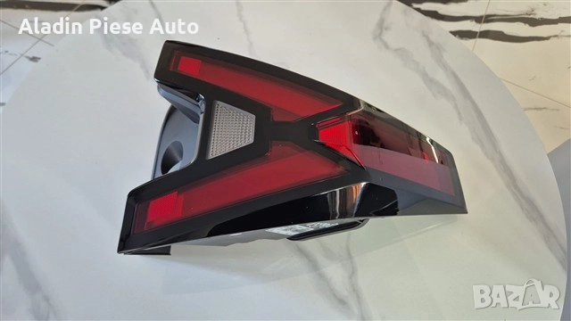Заден десен стоп на калника Dacia Bigster година 2024 2025 код 265501811R , снимка 1