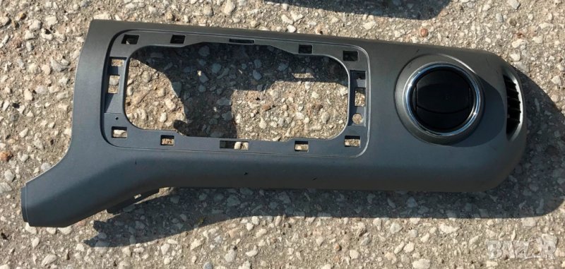 Продавам декоративна пластмаса за арматурно табло от към пасажерска страна на CITROEN B9 PEUGEOT, снимка 1