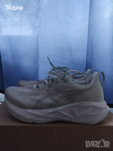 ASICS Novablast 5 42номер, снимка 1