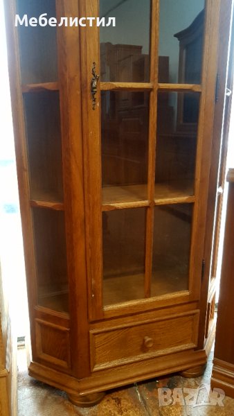 Витрина от масивно дърво , снимка 1