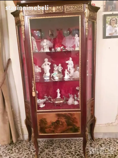 Изящна антикварна витрина , снимка 1