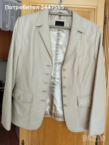    Две кожени  дамски якета(сако)., снимка 1