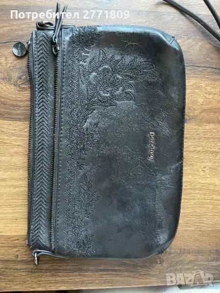 Черна чанта с бродерия Desigual , снимка 1