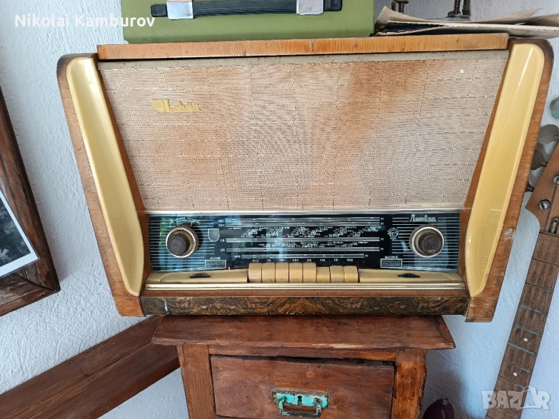 Продавам ретро радио и грамофон , снимка 1
