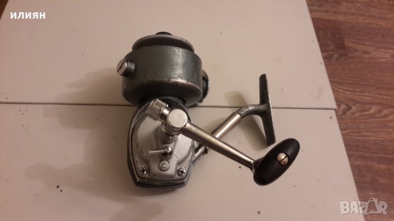 Рибарска макара Японска работи но и липсва скобата , снимка 1