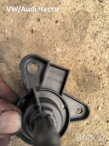 Закрепващ елемент крушка на фар за Мерцедес Mercedes Benz W203 1 301 329 215, снимка 3 - Части - 43573413