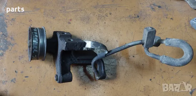 Лапа Двигател и Ролка Jeep Чероки XJ 2.1 - 2.5, снимка 2 - Части - 47708591