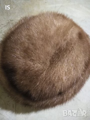 Дамска шапка от естествена кожа, снимка 2 - Шапки - 43310454