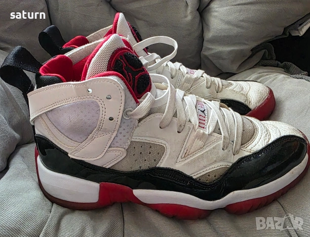 оригинален Jordan за волейбол с проблем 40,5