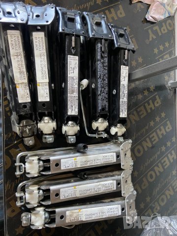 Оригинален крик мерцедес бенц ц класа е класа W204 W212, снимка 1