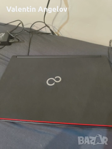 Лаптоп фуджицо 8 гб с зарядно и мишка , снимка 4 - Лаптопи за дома - 53291861