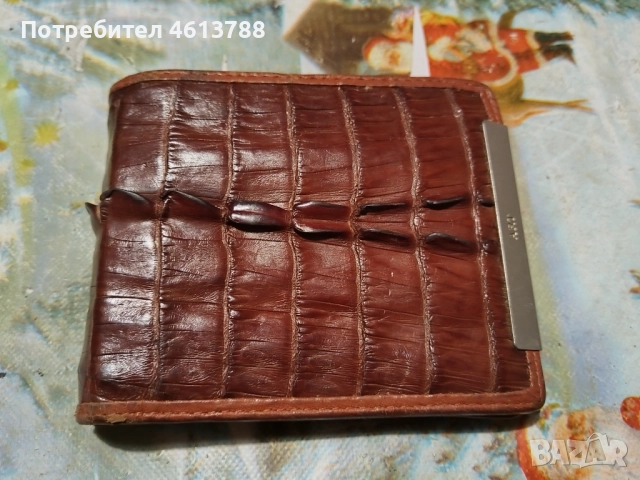 Портфейл от крокодилска кожа