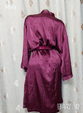 L/XL Сатенен халат бордо в каре, снимка 4 - Нощници - 43904956