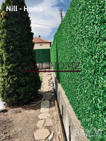 Поцинкована мрежа с декорация ( ИЗКУСТВЕНА ТРЕВА ) 4 мм. Тел / 40 мм. Око