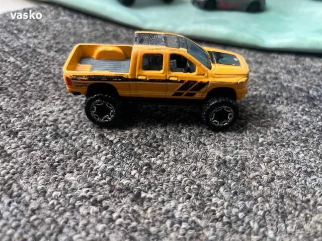 Hot wheels Dodge Ram 1500, снимка 3 - Колекции - 49514063