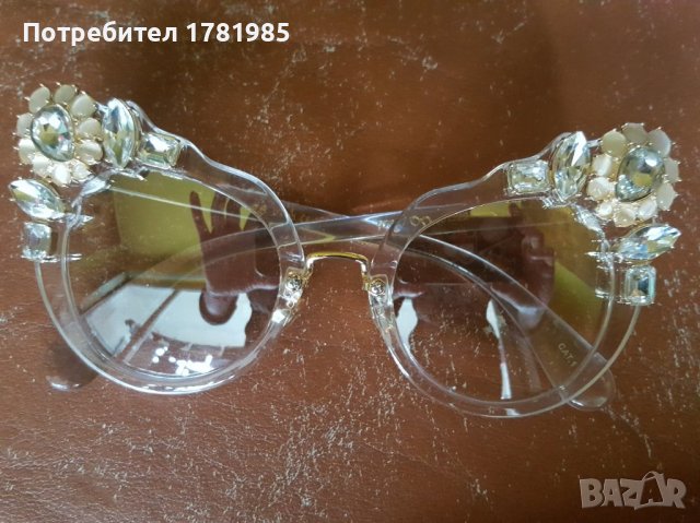 Слънчеви очила, снимка 1 - Слънчеви и диоптрични очила - 40095061