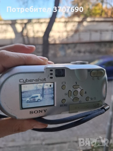 Компактен дигитален фотоапарат SONY CYBERSHOT P73, снимка 5 - Фотоапарати - 52314651