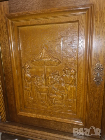 масивен гардероб шкаф дърворезба внос от Европа, снимка 7 - Шкафове - 50821601