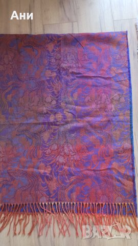 Красив и топъл шал