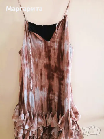 нова светлокафява рокля с къдрици, снимка 2 - Рокли - 49908673