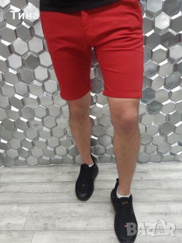 Червен къс панталон, снимка 1 - Дънки - 21872187