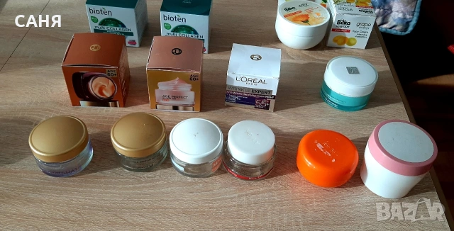 Празни бурканчета от козметика