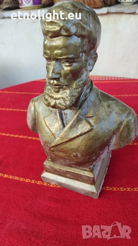 Бюстове на Христо Ботев и Васил Левски , снимка 6 - Статуетки - 52514835