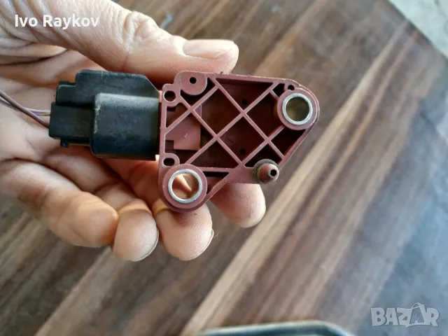 Сензор airbag за Volvo V50 Estate (12.2003 - 12.2012),  30737138 , снимка 3 - Части - 49028605