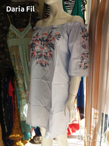 Светлосиня памучна рокля тип риза с бродерия и ластик около деколтето, снимка 2 - Рокли - 36625322