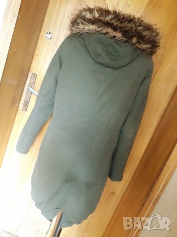 Маслено зелено яке парка с тигров хастар и качулка с косъм размер С , снимка 7 - Якета - 26740495