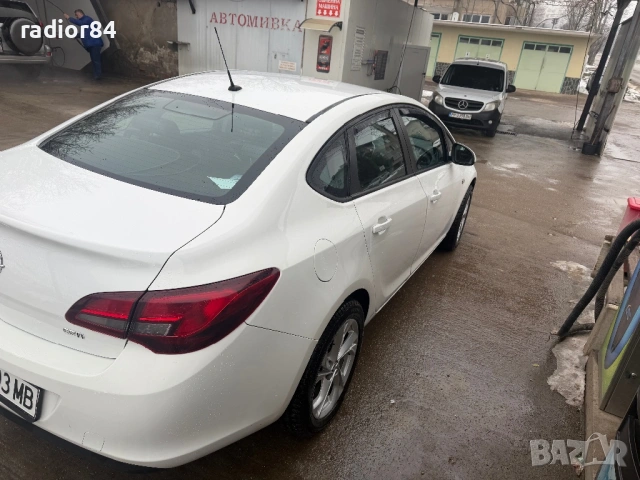 Опел Астра j 1.6 cdti 136 k.c, снимка 5 - Автомобили и джипове - 53385970