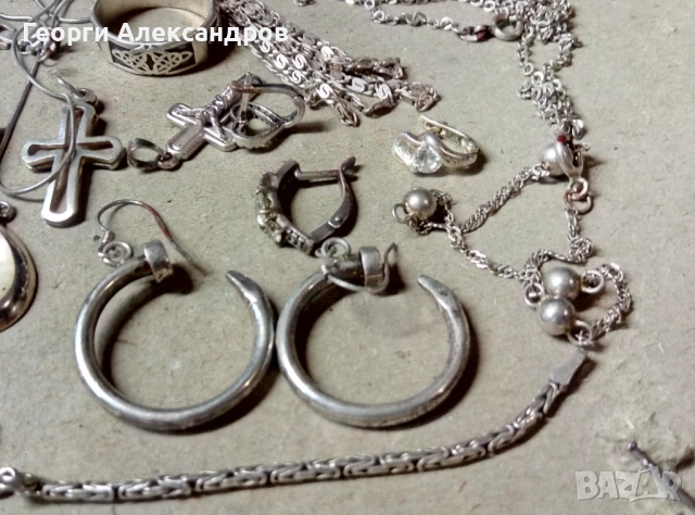 КОЛЕДНА РАЗПРОДАЖБА - Лот СРЕБЪРНИ БИЖУТА 83гр СРЕБРО 925 Пръстен Кръст Обеци Колие Гривна Медальон, снимка 16 - Бижутерийни комплекти - 51692522