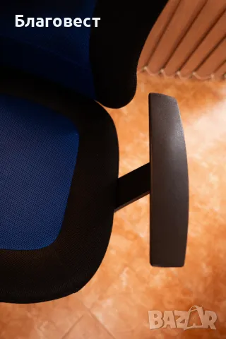 Офис стол SNERTINGE black blue, снимка 4 - Столове - 49034505