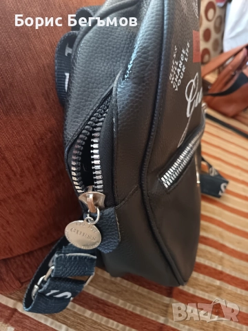 Дамска раница Guess, снимка 3 - Сакове - 52478028