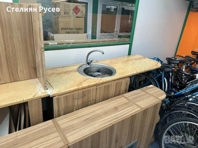 кухни / кухня с горни шкафове и плот -обща цена 420 лв ИЛИ 214 ЕВРО - демонтирана е кадърно , гърбов, снимка 7 - Кухни - 48370548
