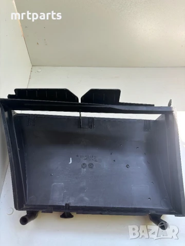 Кутия въздушен филтър за Mercedes C-class W203, снимка 2 - Части - 51245964