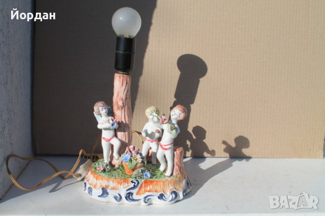 Стара порцеланова лампа