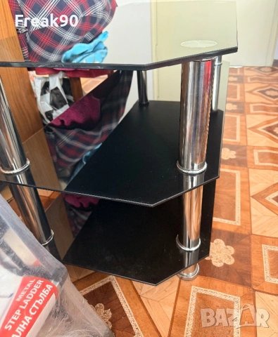 Стъклен рафт за телевизор, снимка 4 - Други - 53151228