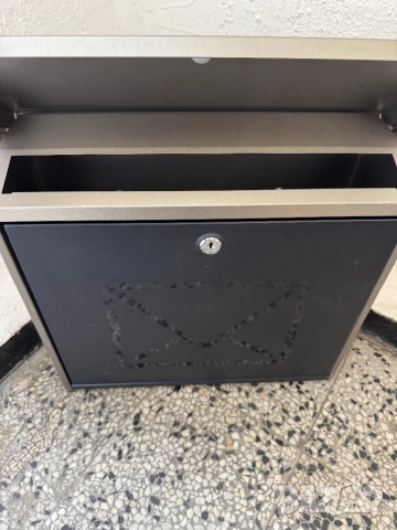 Пощенска Кутия Burg Wachter Lucca 3713 Ni Letter Post Box – Стилна и Здрава за Дом или Офис!, снимка 2 - Други стоки за дома - 52562228