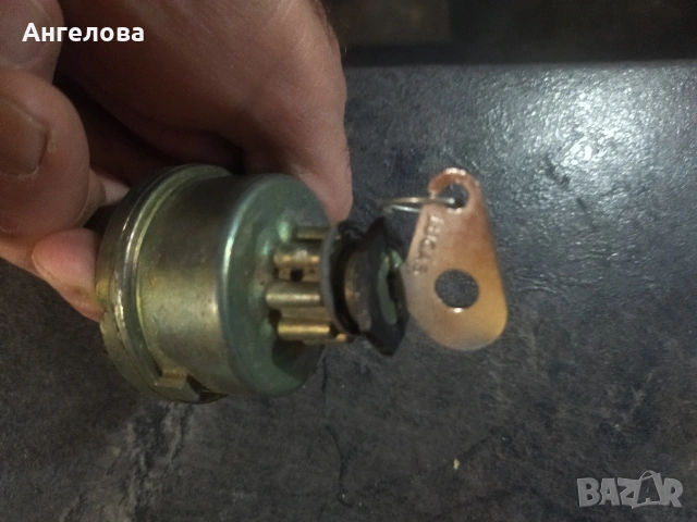 Контактен ключ