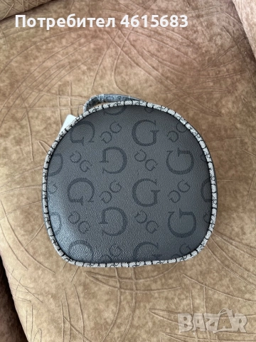 Оригинална козметична чанта Guess, снимка 3 - Чанти - 52919086