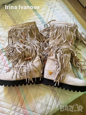 Ботуши с пискюли, снимка 3 - Дамски ботуши - 47662218
