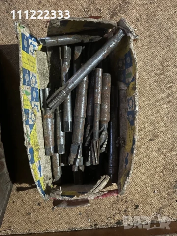 Продавам металорежещи инструменти, въртящи центри и зъбни колела за стругове и фрези, снимка 16 - Стругове - 50990834