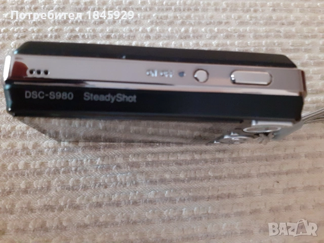 Фотоапарат  SONY 12.1 с аксесоари, снимка 4 - Фотоапарати - 53558596