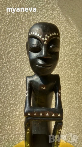 Африканска ,ръчно изработена дърворезба със седеф на мислител, снимка 3 - Статуетки - 51396909