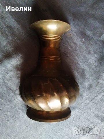 стара месингова ваза за стена