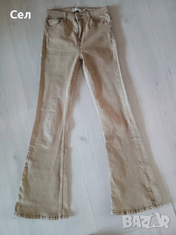 Бежови дънки Bershka S, снимка 2 - Дънки - 53147348
