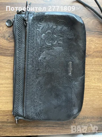 Черна чанта с бродерия Desigual 