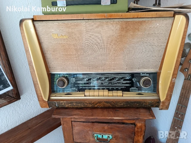 Продавам ретро радио и грамофон 