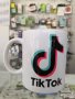 Бяла порцеланова чаша с логото на Tik Tok и Instagram, снимка 1 - Чаши - 32980305